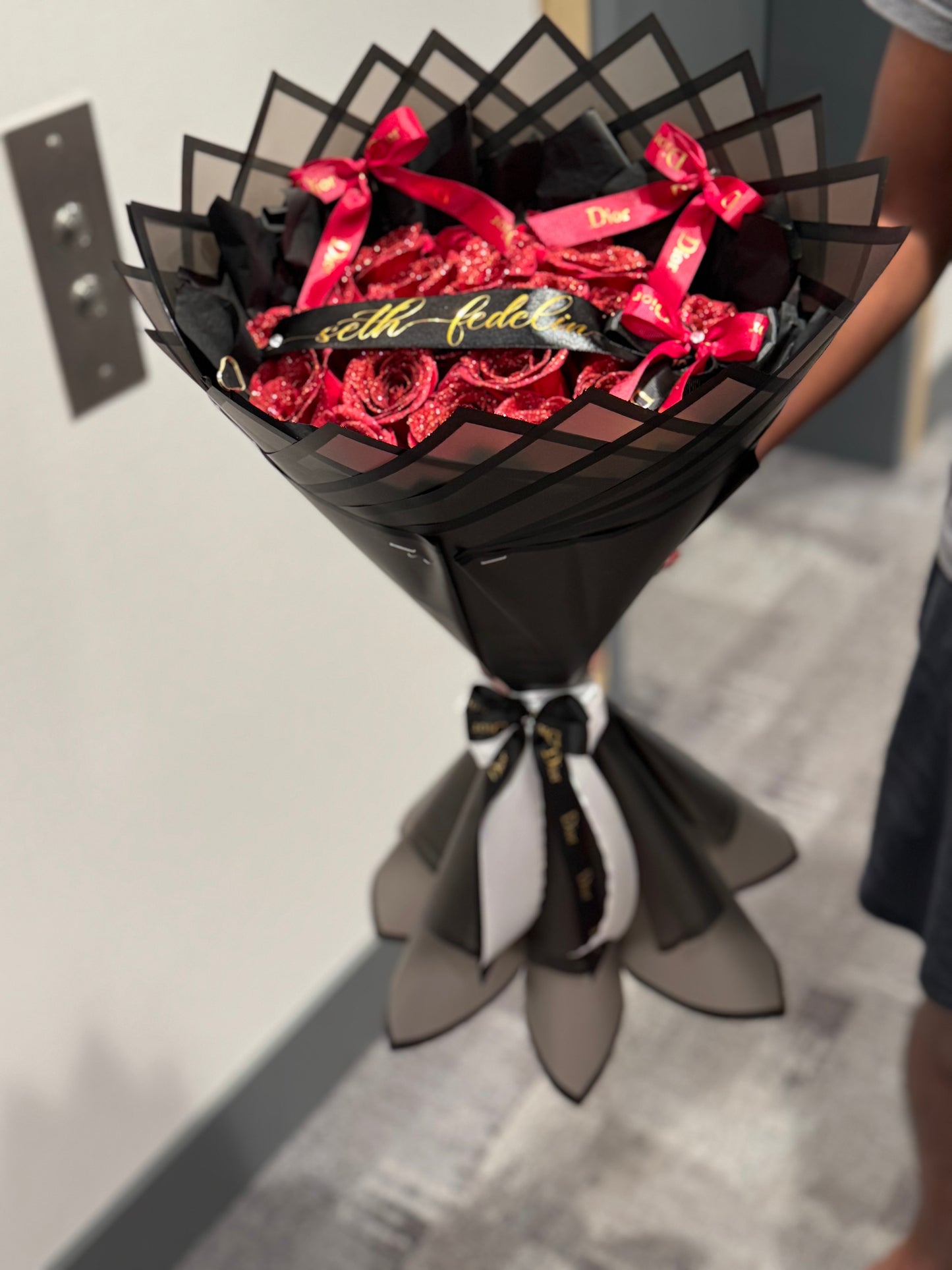 Design Your Fresh Rose Bouquet 🌹